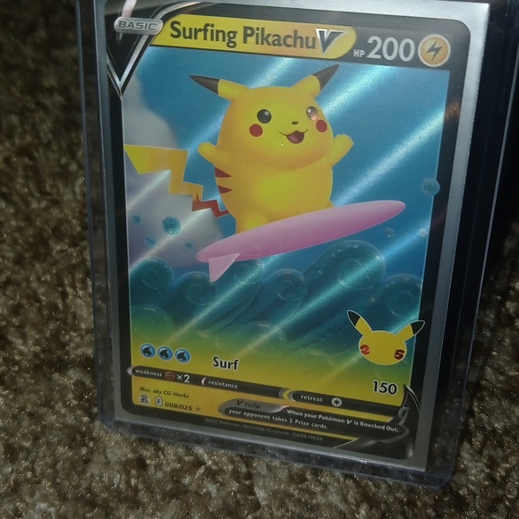 Surfing Pikachu V - Picture 1 of 1
